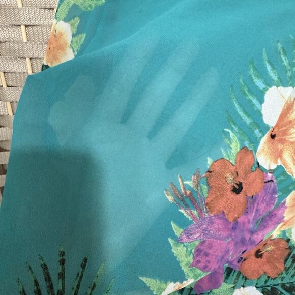 Soft Surroundings Georgette Tunic Top Size L Green Animal Print Roll Tab Sleeves - Picture 7 of 10